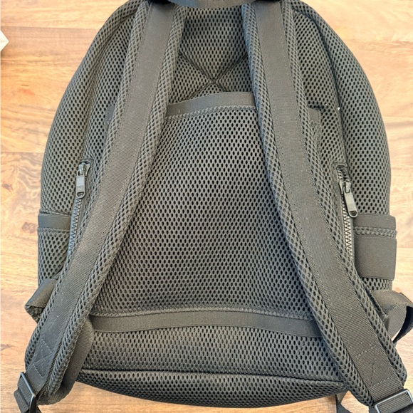 Dagne Dovet Air mesh medium backpack - Picture 5 of 7